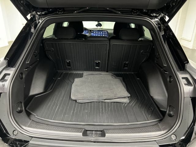 Certified 2026 Chevrolet Equinox EV LT FWD image 25