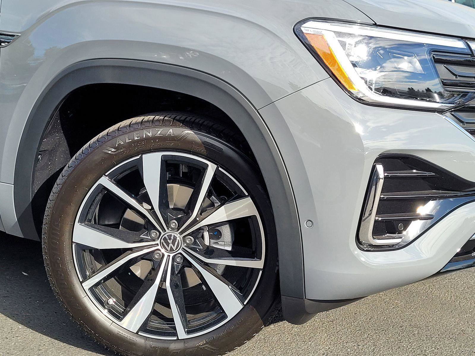 New 2026 Volkswagen Atlas SEL Premium R-Line image 4