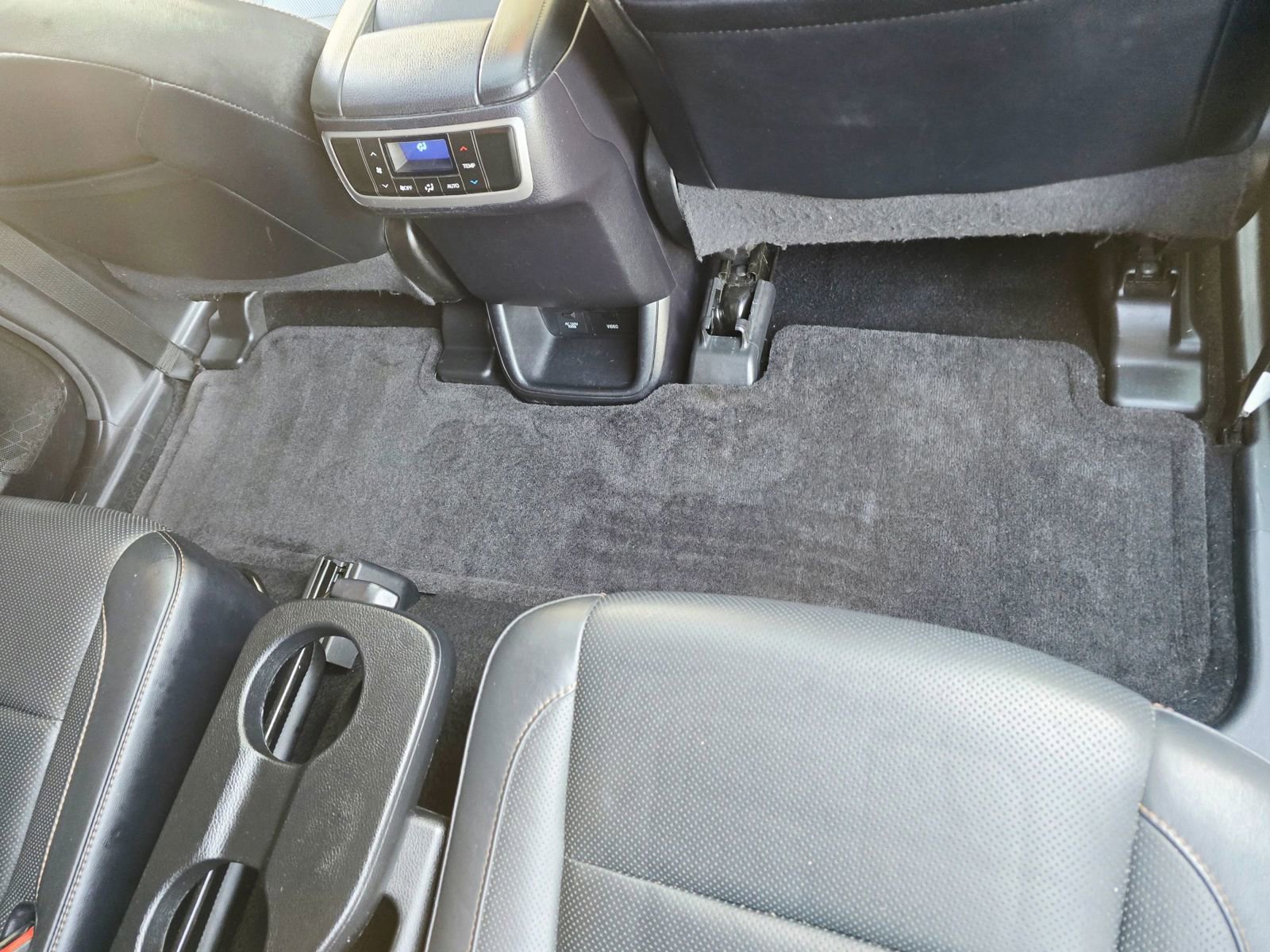 Used 2016 Toyota Highlander Limited image 37