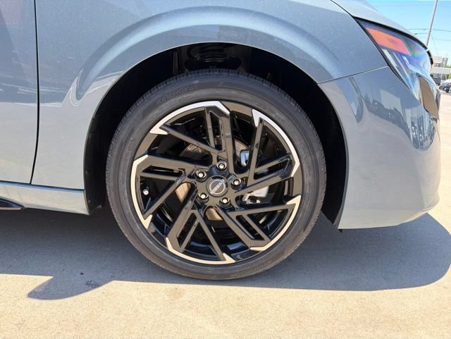 New 2026 Nissan Sentra SR w/ Floor Mat Package FWD image 4