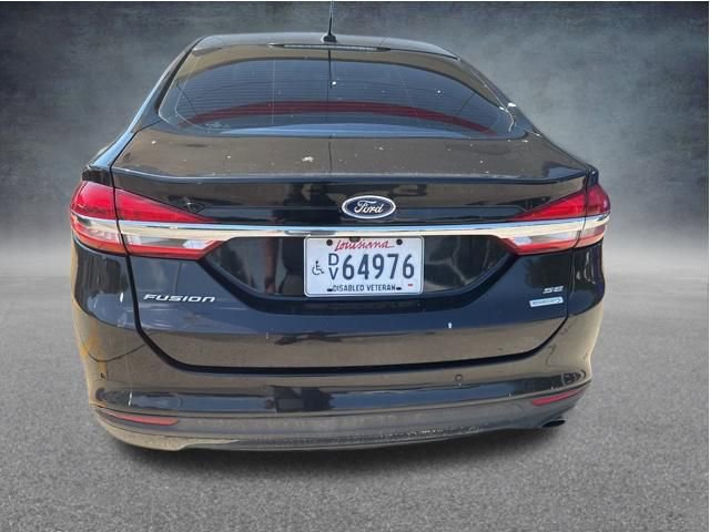 Used 2018 Ford Fusion SE w/ Fusion SE Technology Package FWD image 5