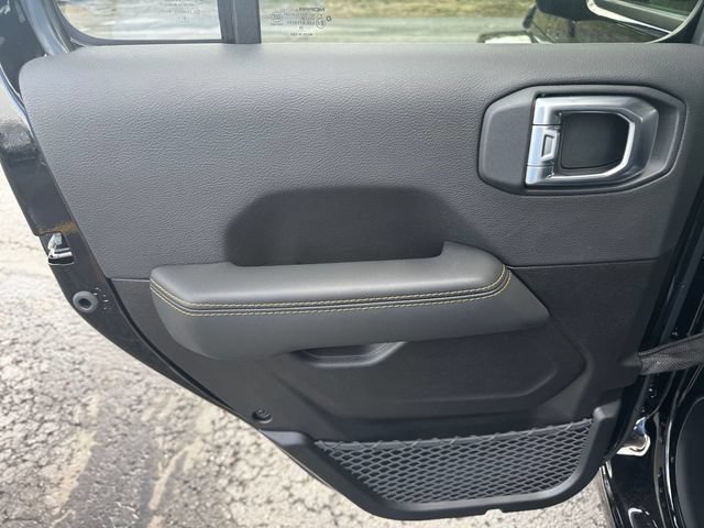 New 2026 Jeep Gladiator Sport AWD/4WD image 17