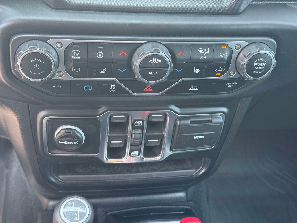 Used 2023 Jeep Wrangler Unlimited Sahara w/ Cold Weather Group AWD/4WD image 27