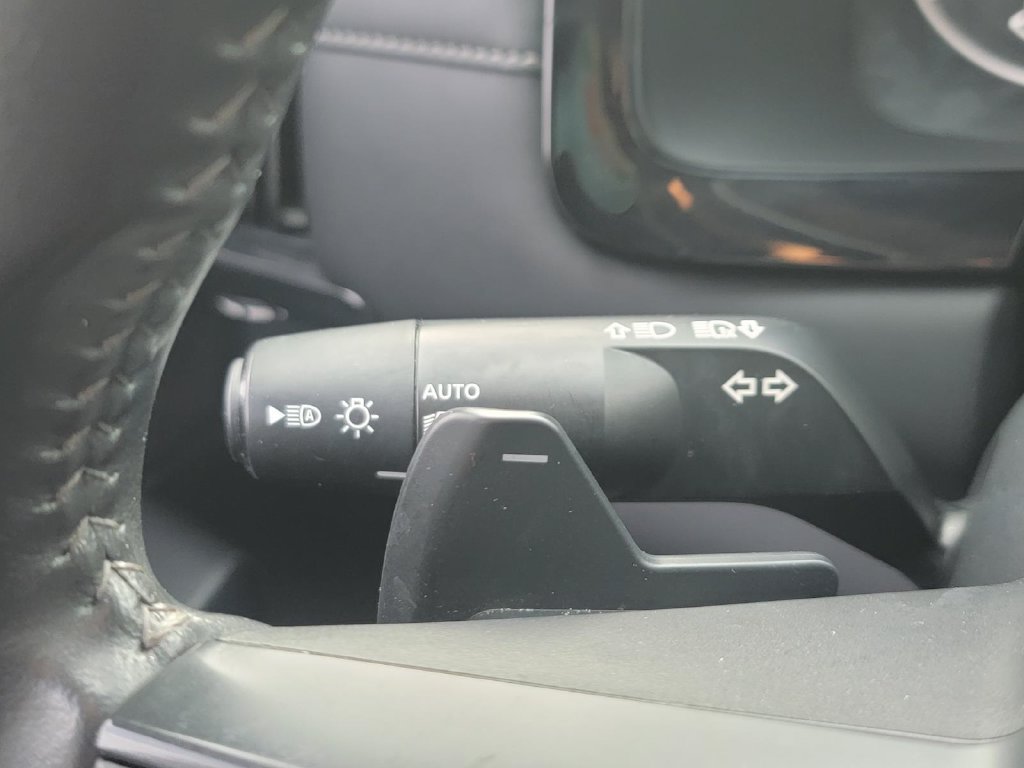 Used 2025 Nissan Pathfinder SV AWD/4WD image 22