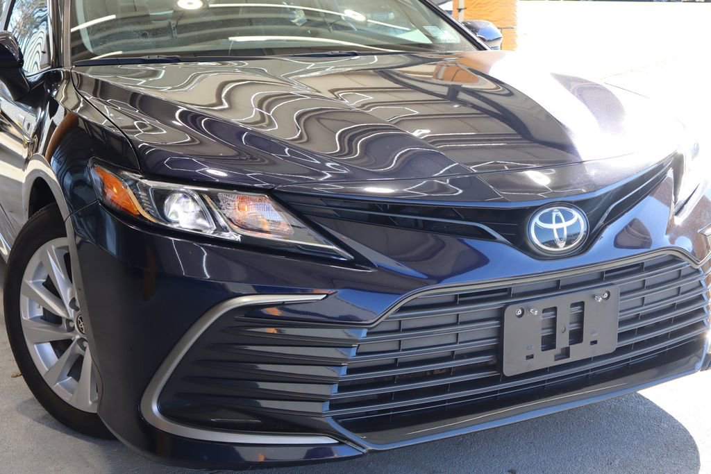 Used 2021 Toyota Camry LE image 39