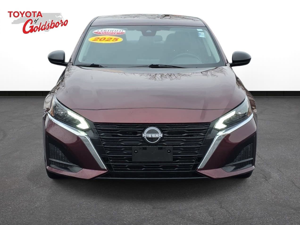 Used 2025 Nissan Altima 2.5 SV image 2