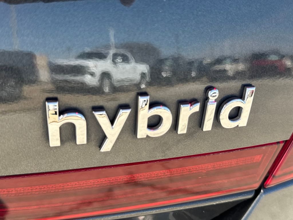 Used 2023 Hyundai Sonata Limited w/ Cargo Package image 6