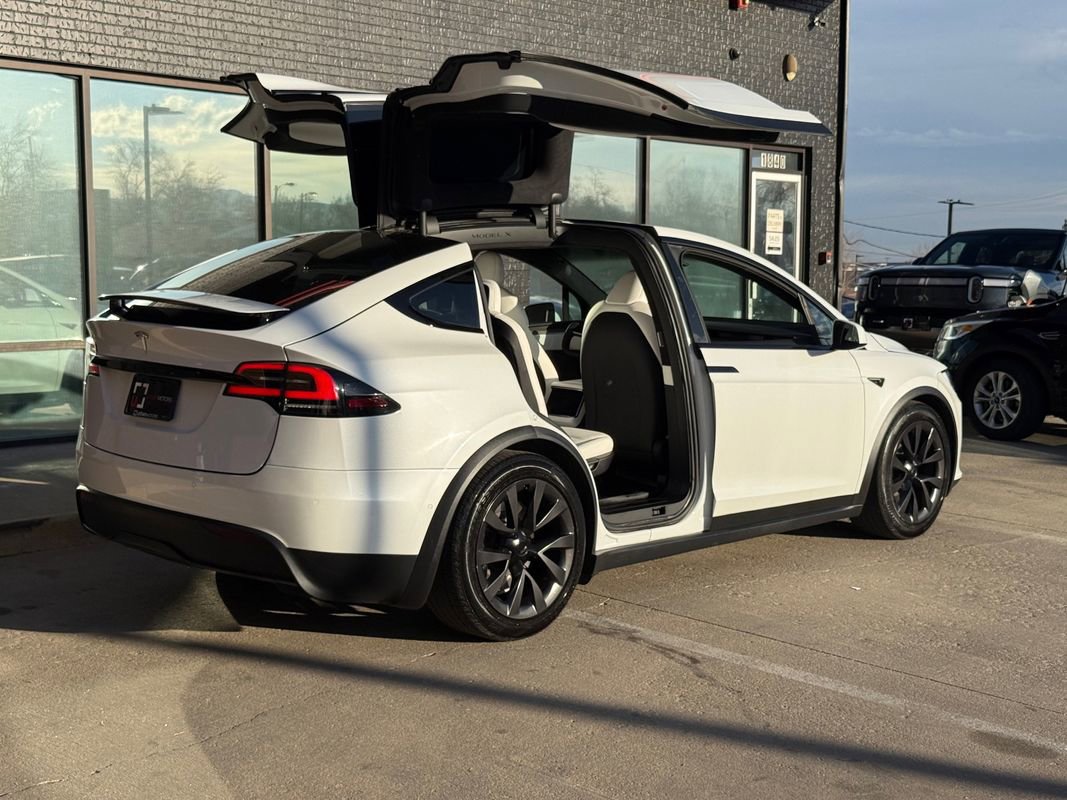 Used 2022 Tesla Model X image 13