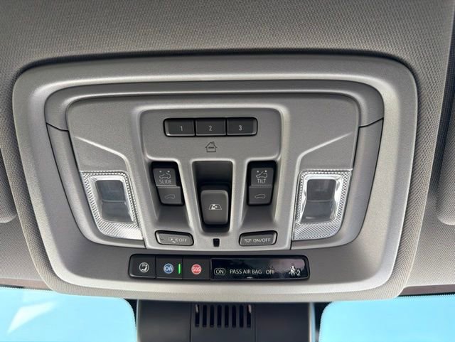 Used 2022 Chevrolet Silverado 1500 LT Trail Boss w/ LT Trail Boss Premium Package AWD/4WD image 39