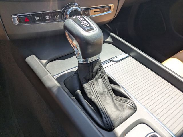 Used 2018 Volvo XC60 T5 Momentum w/ Advanced Package image 20