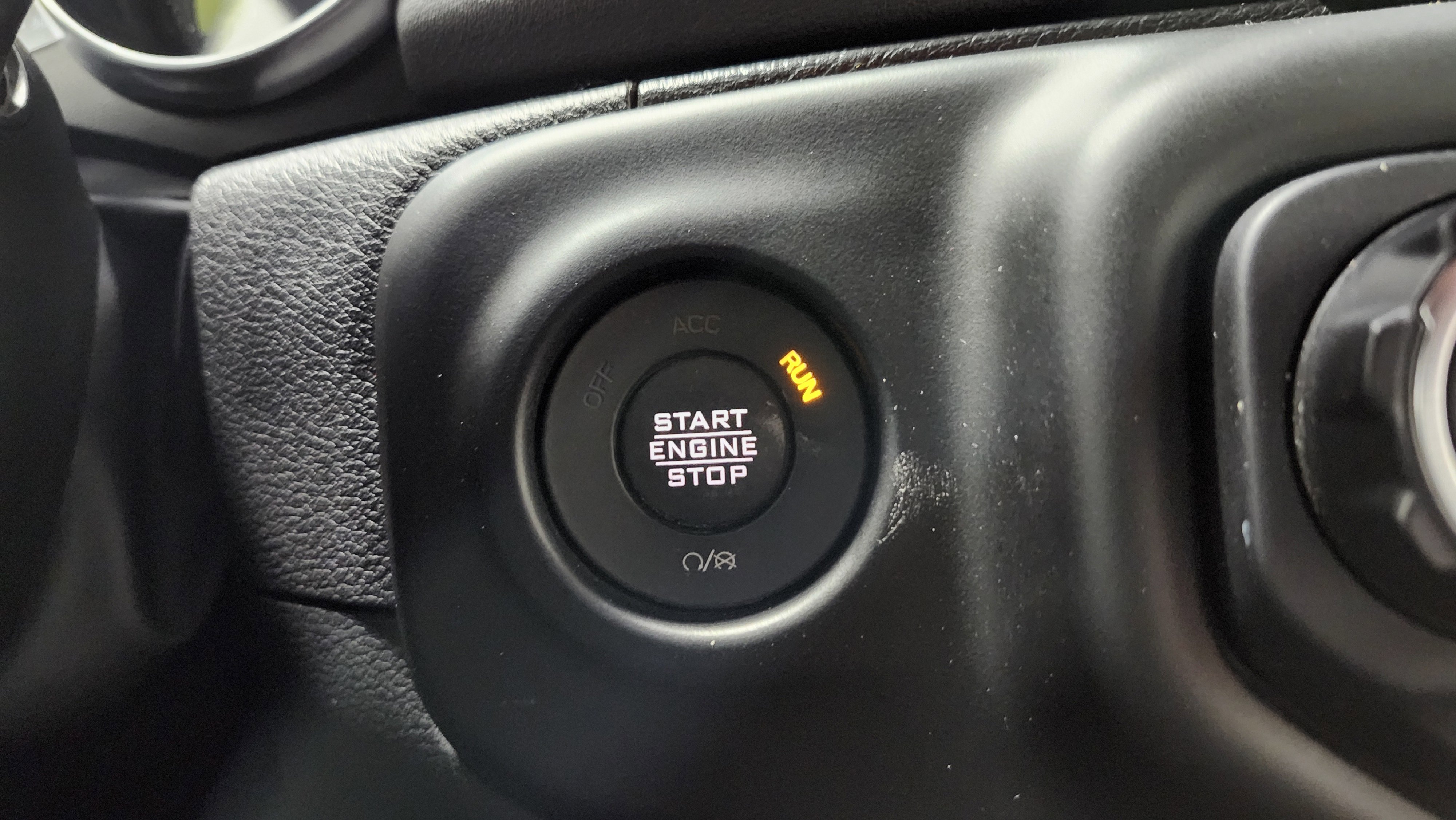 Used 2022 Jeep Wrangler Unlimited Sahara w/ Cold Weather Group image 8