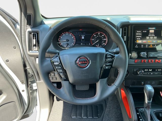 Used 2025 Nissan Frontier PRO-4X image 13