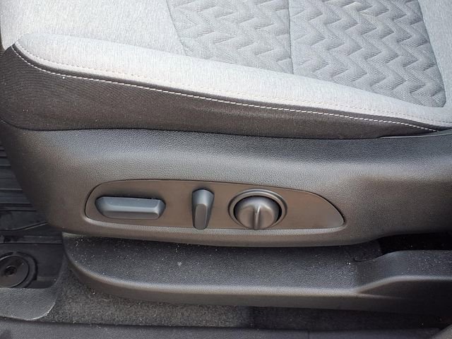 Used 2024 Chevrolet Equinox LS w/ LS Convenience Package image 4