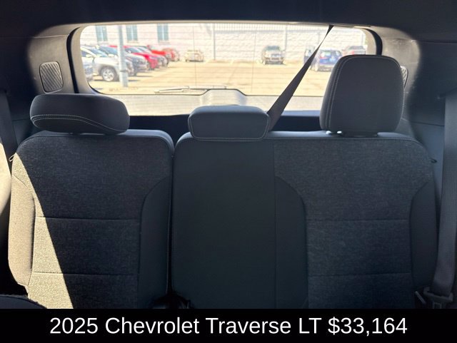 Used 2025 Chevrolet Traverse LT FWD image 28