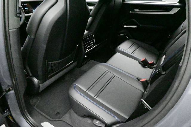New 2026 Porsche Cayenne Turbo GT AWD/4WD image 15