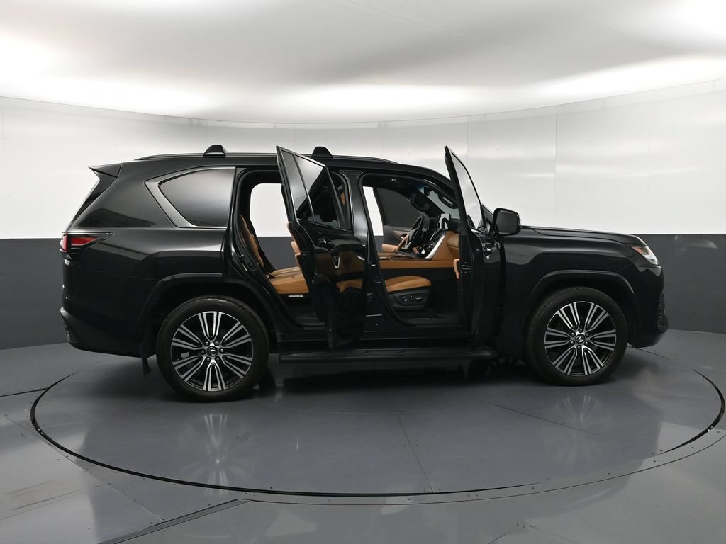 Used 2024 Lexus LX 600 4WD w/ Appearance Package image 41