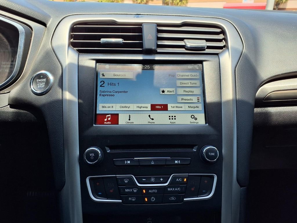Used 2018 Ford Fusion SE w/ Fusion SE Technology Package FWD image 29