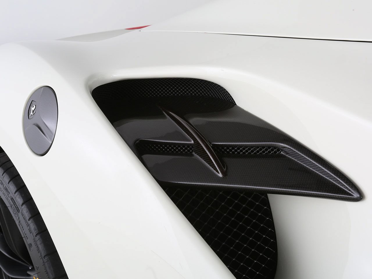 Used 2017 Ferrari 488 Spider RWD image 17