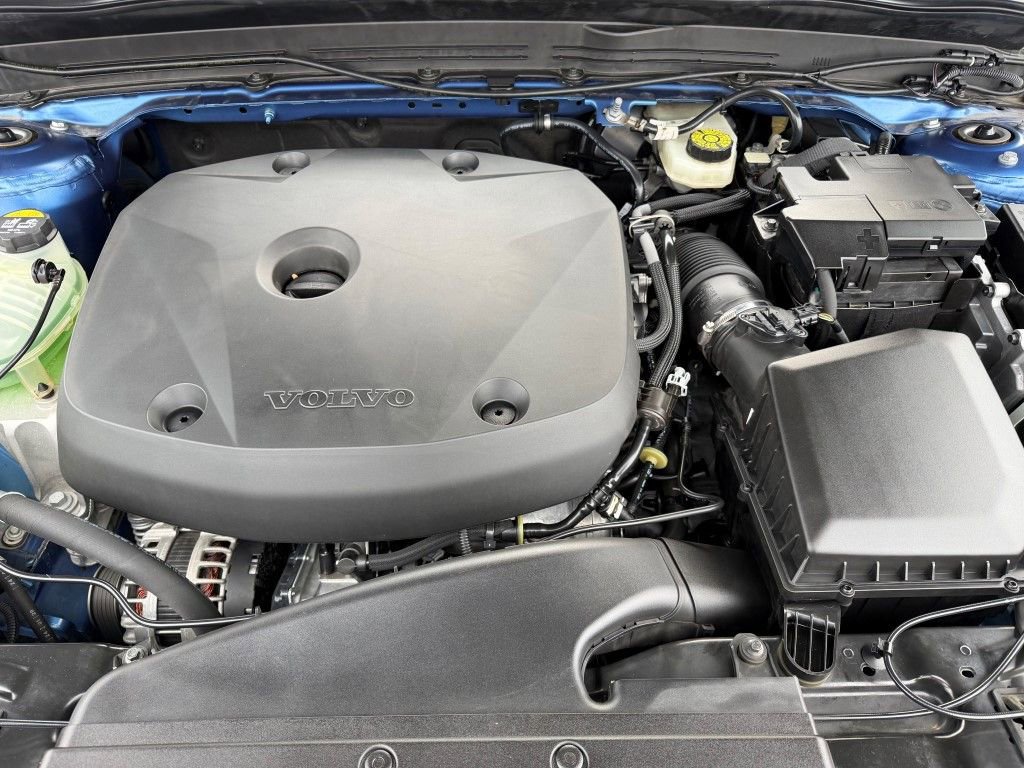 Used 2020 Volvo XC40 T5 R-Design w/ Protection Package Premier image 33