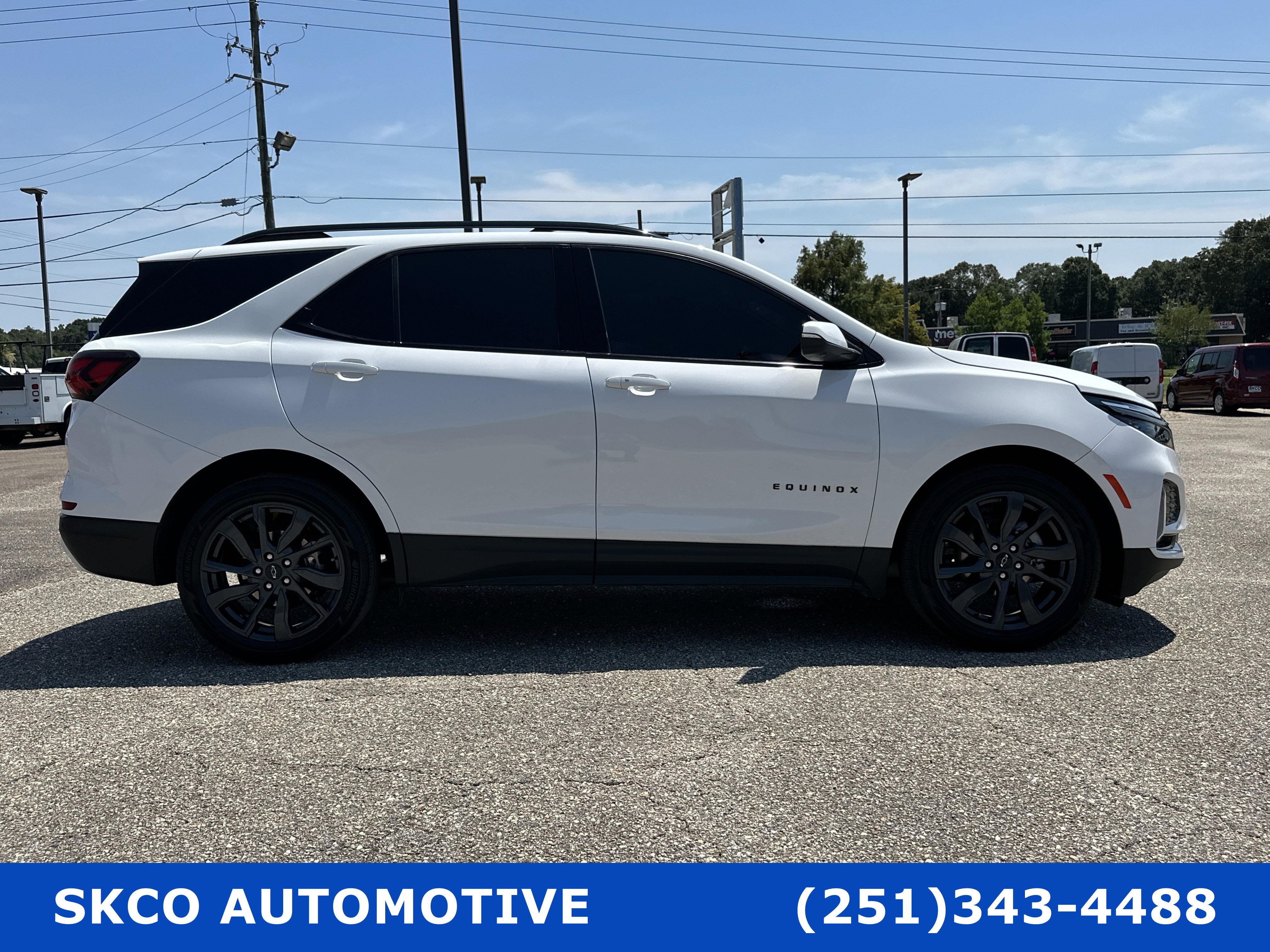 Used 2022 Chevrolet Equinox RS w/ Infotainment Package image 6