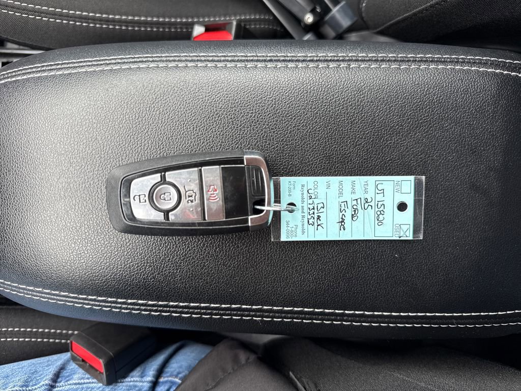 Used 2025 Ford Escape Active image 32