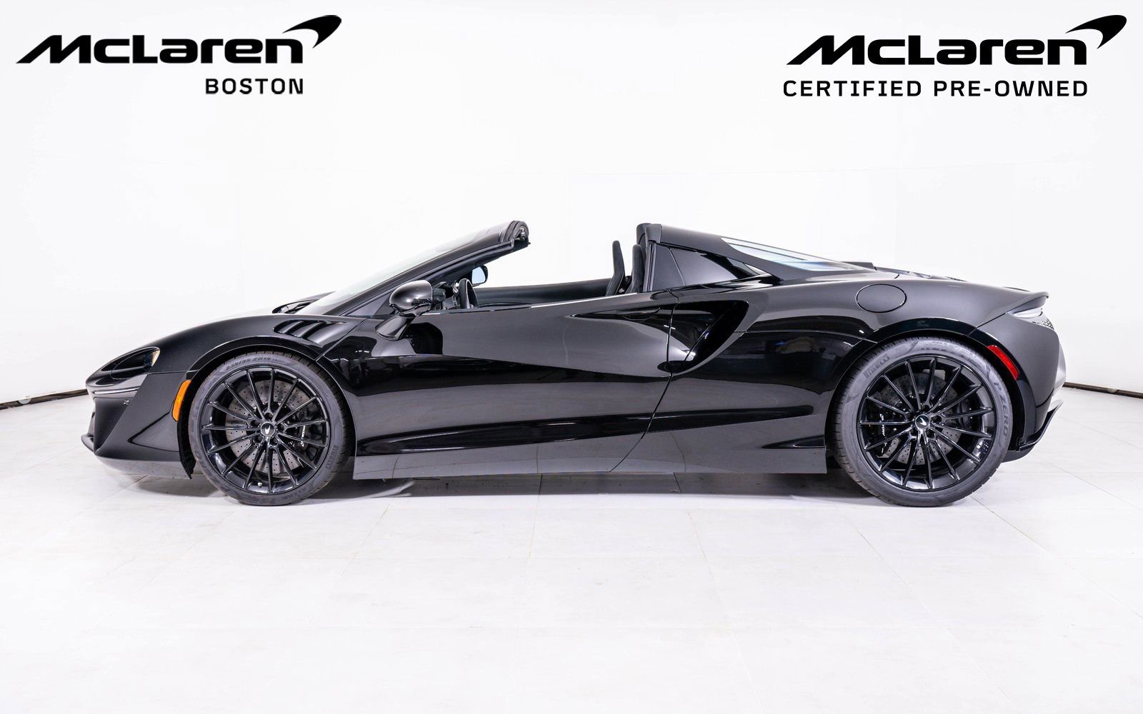 Used 2025 McLaren Artura Spider image 2