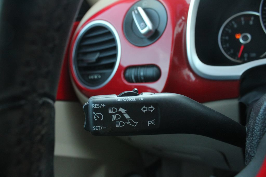 Used 2012 Volkswagen Beetle 2.5 FWD image 10