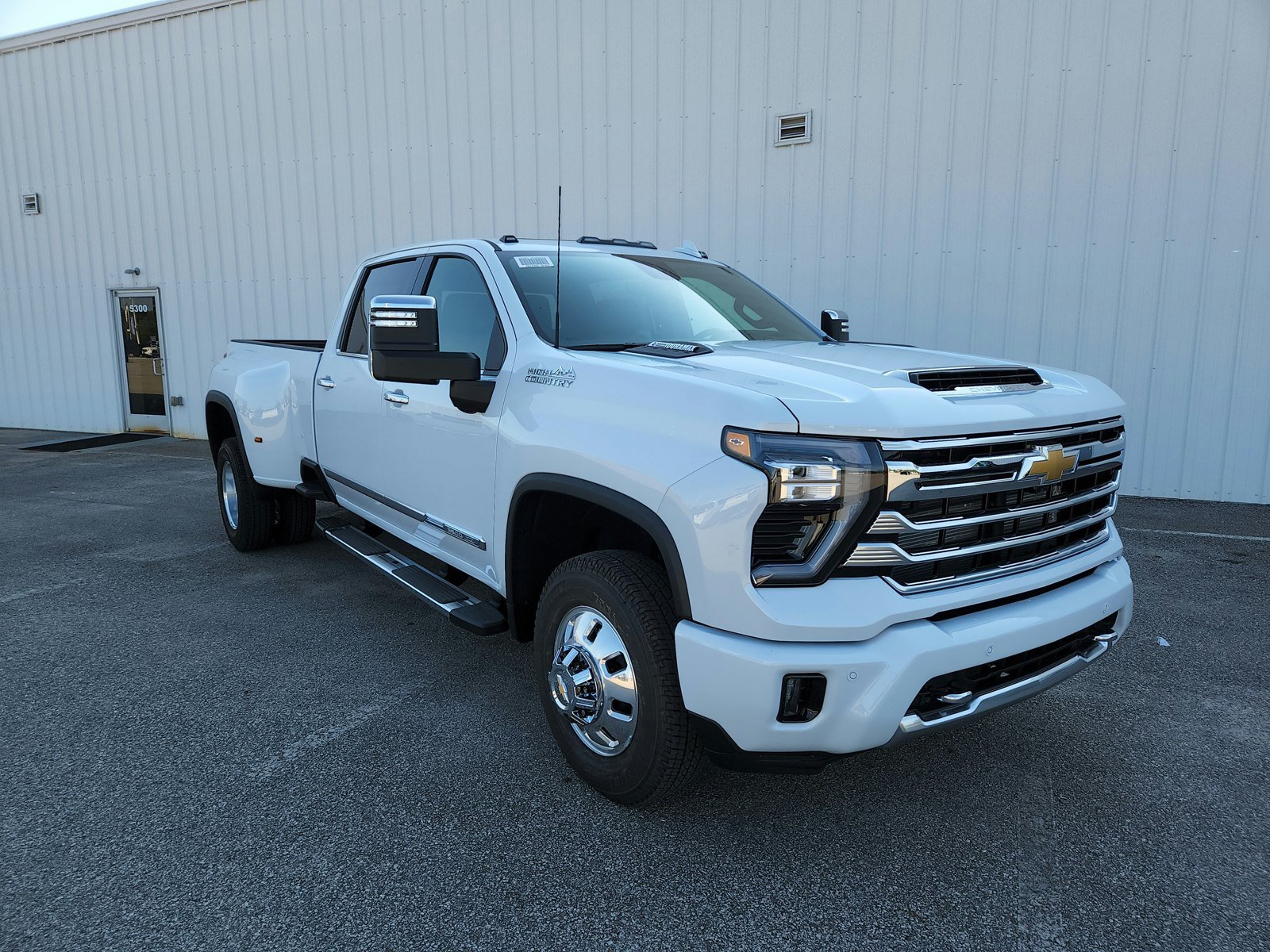 New 2026 Chevrolet Silverado 3500 High Country w/ High Country Premium Package AWD/4WD image 21