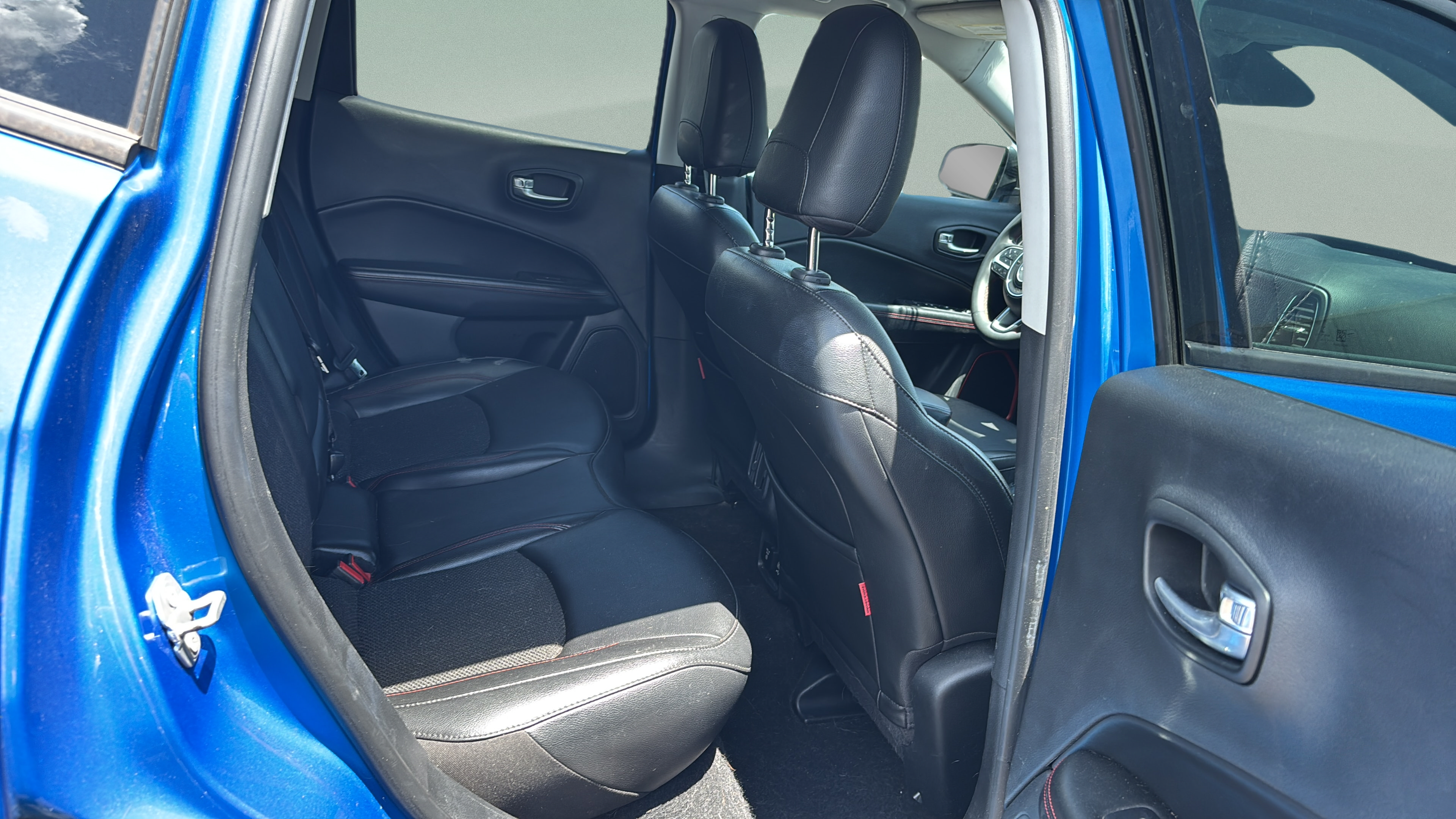 Used 2021 Jeep Compass Trailhawk AWD/4WD image 14