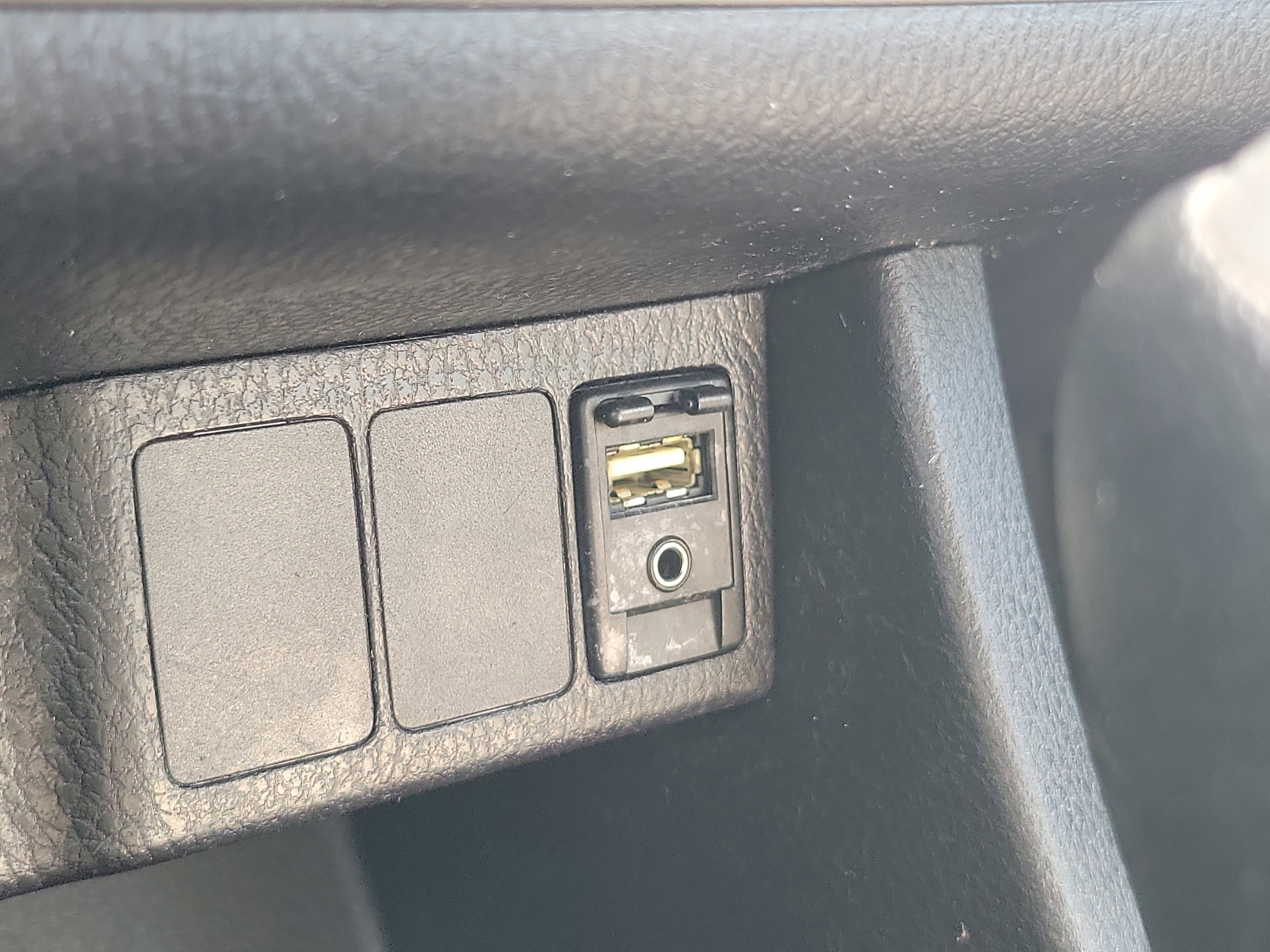 Used 2018 Toyota Corolla LE image 29