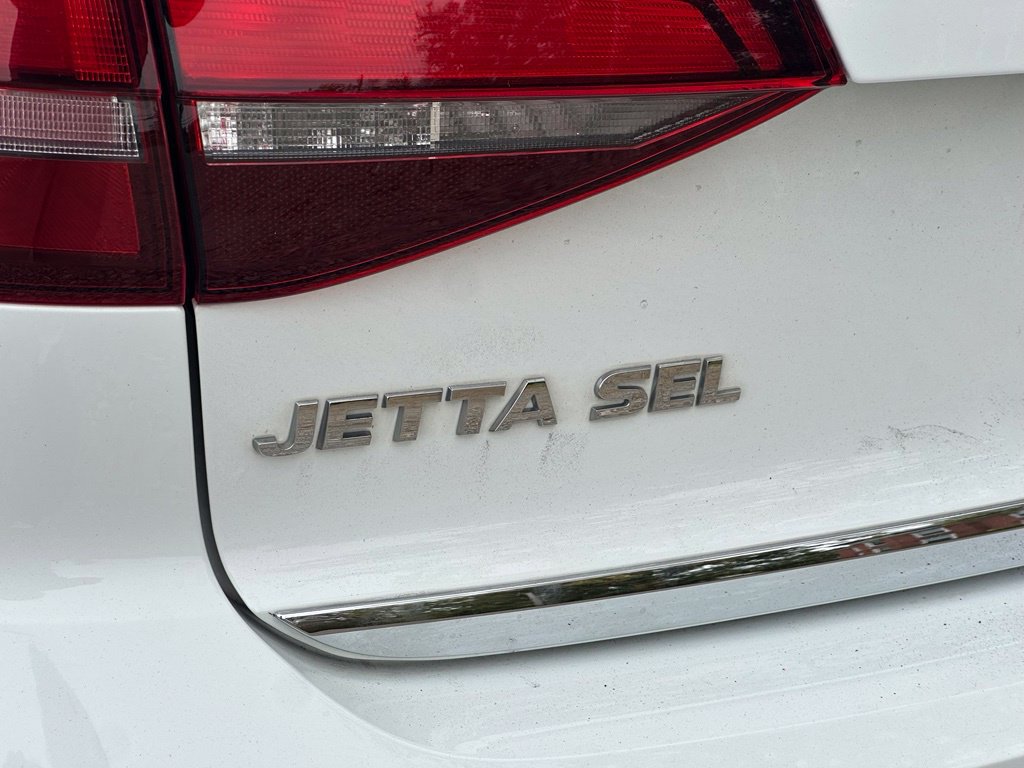 Used 2017 Volkswagen Jetta SEL FWD image 4