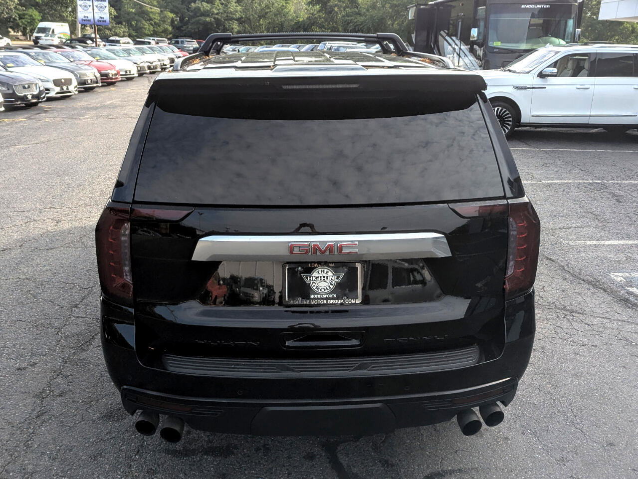 Used 2021 GMC Yukon XL Denali image 9