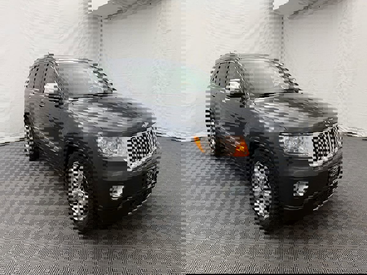 Used 2013 Jeep Grand Cherokee Overland w/ Advance Technology Group image 4