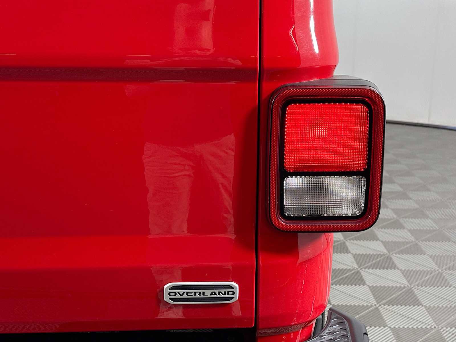 Used 2021 Jeep Gladiator Overland image 29