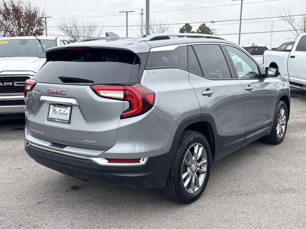 Used 2024 GMC Terrain SLT image 9