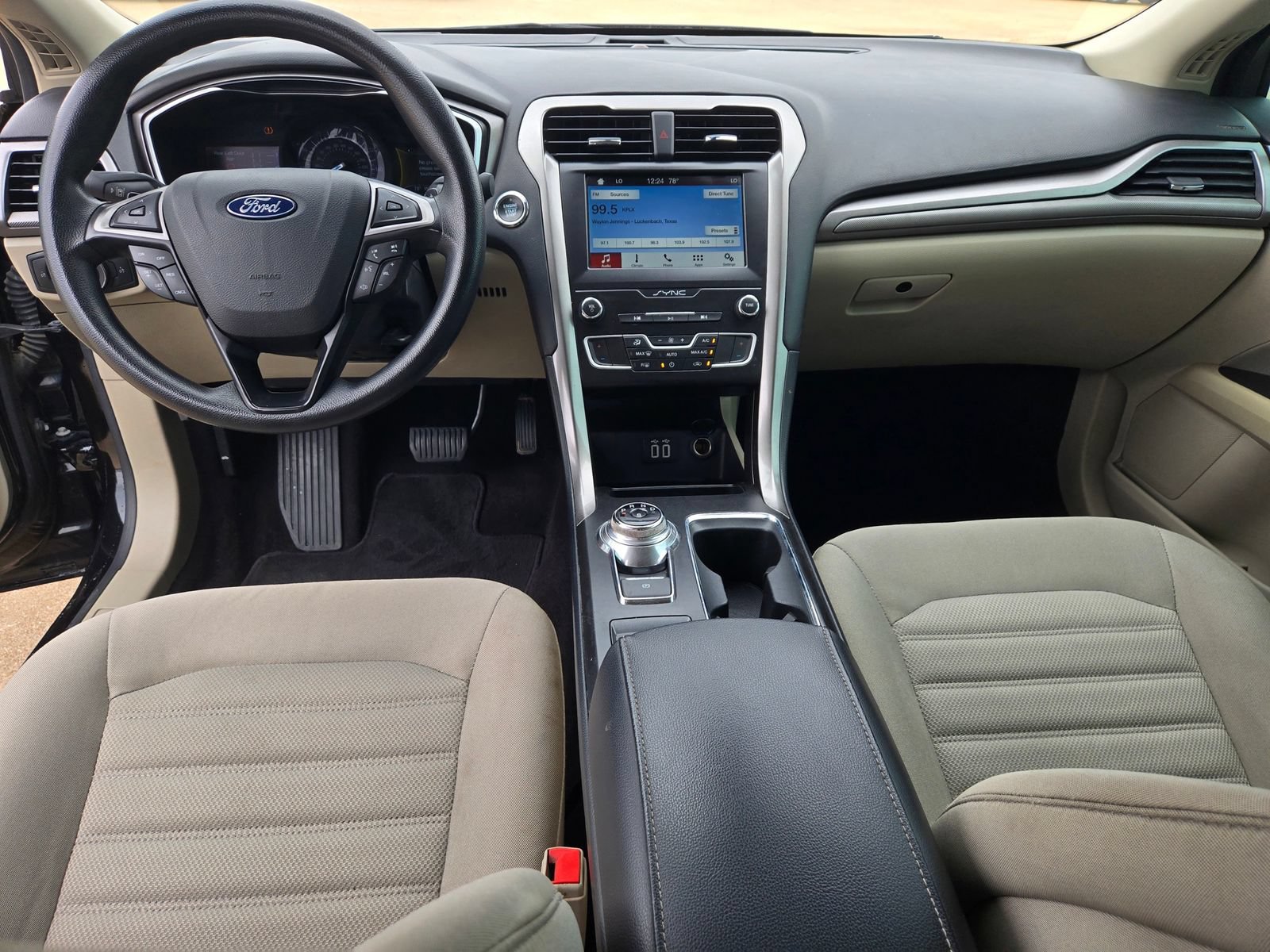Used 2019 Ford Fusion SE FWD image 8