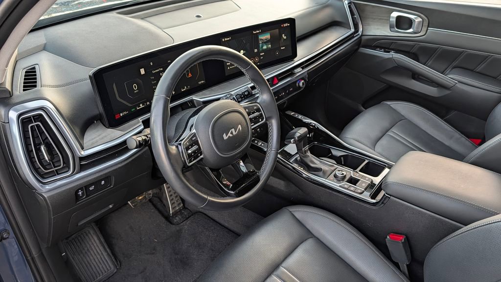 Used 2024 Kia Sorento SX image 2