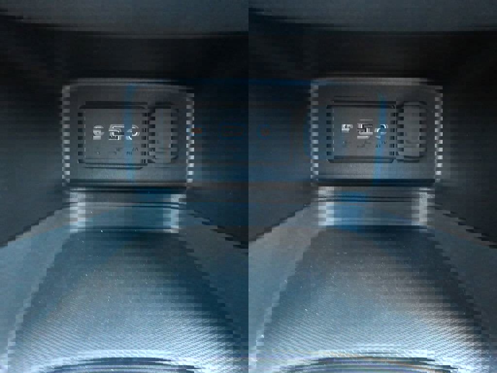 Used 2020 Chevrolet Equinox LT w/ LPO, Floor Liner Package image 28