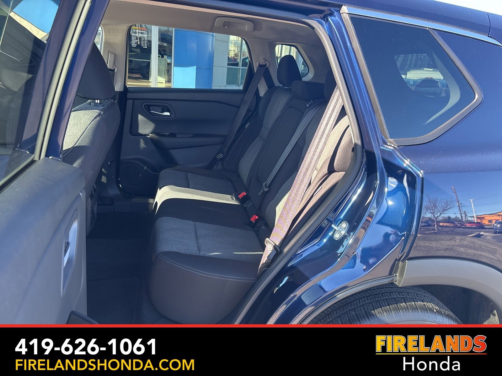 Used 2025 Nissan Rogue SV image 9