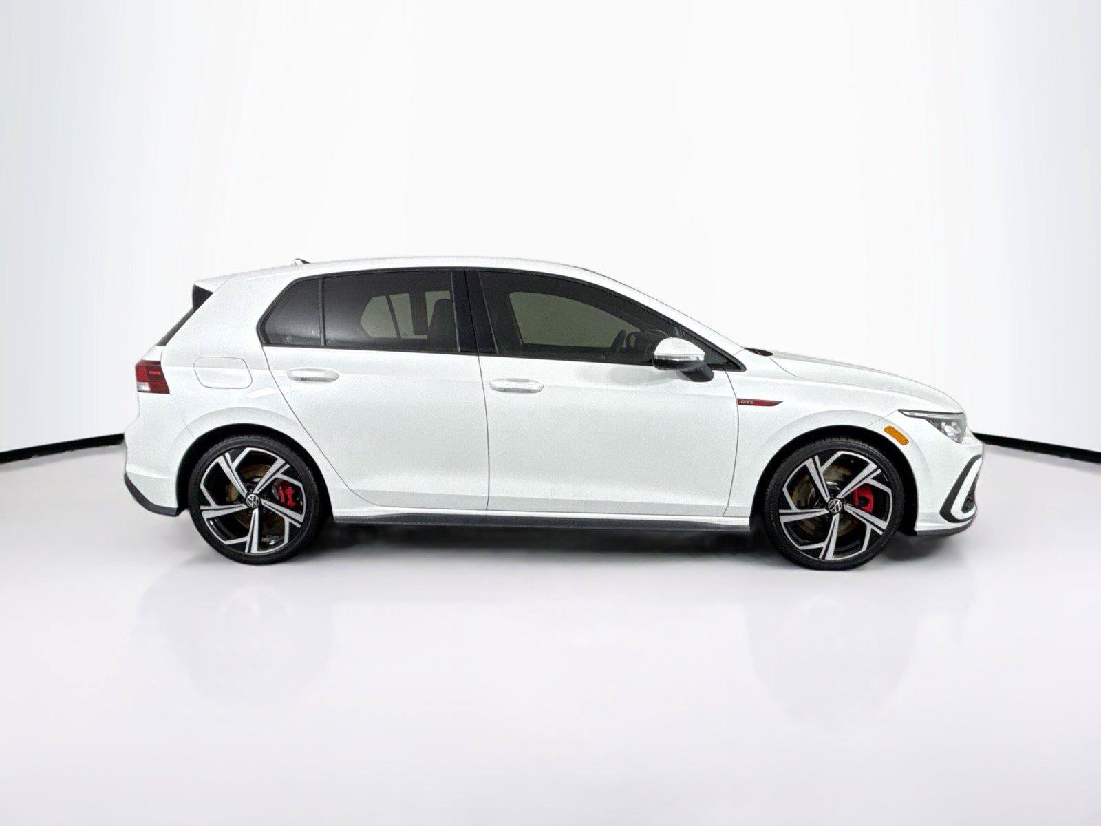 Used 2024 Volkswagen GTI SE FWD image 11