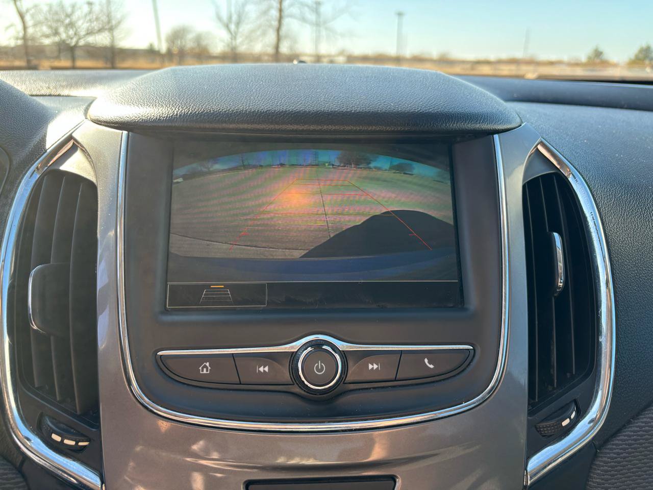 Used 2019 Chevrolet Cruze LT FWD image 16