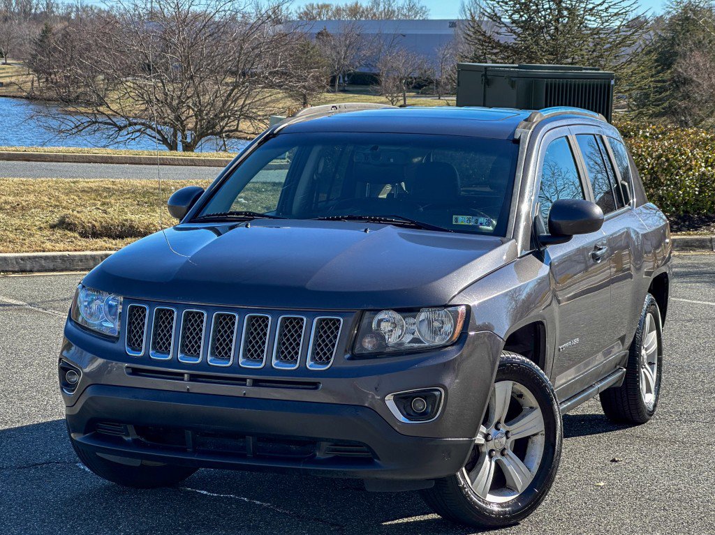 Used 2015 Jeep Compass High Altitude image 3