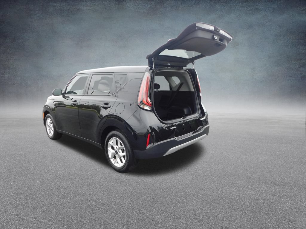Used 2025 Kia Soul LX w/ LX Technology Package FWD image 20