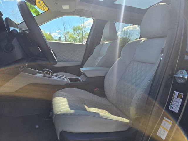 Used 2024 Mitsubishi Outlander SEL image 10