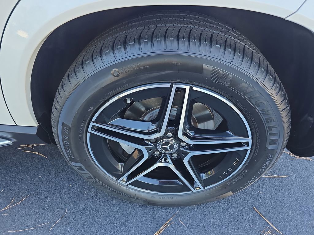 Certified 2022 Mercedes-Benz GLE 450 4MATIC w/ AMG Line Exterior image 37