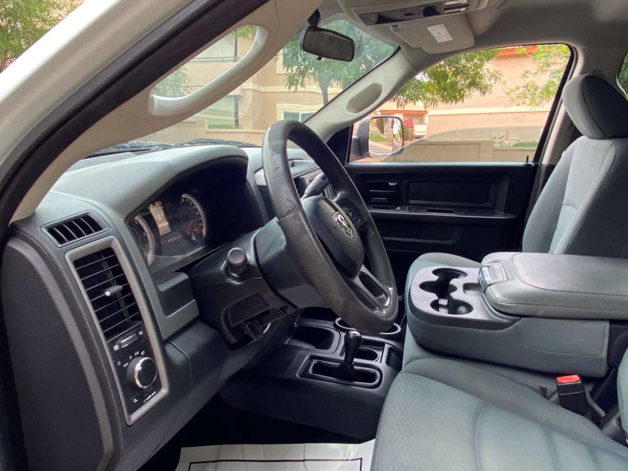 Used 2018 RAM 2500 Tradesman w/ Chrome Appearance Group image 27