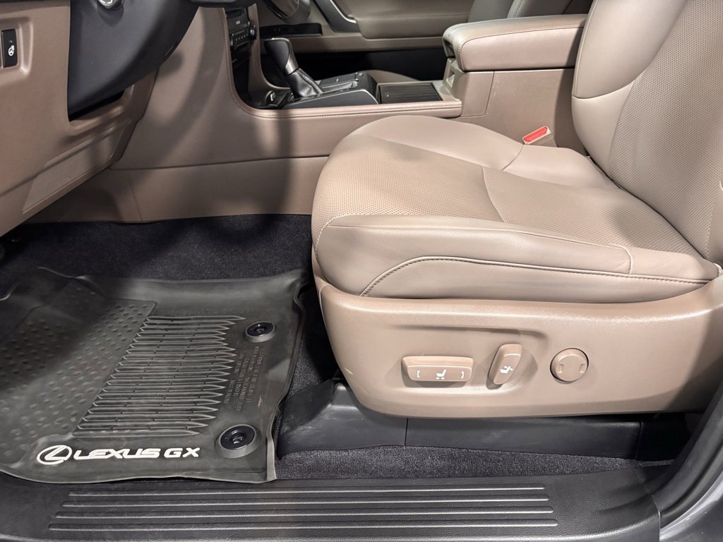 Used 2023 Lexus GX 460 Premium image 11