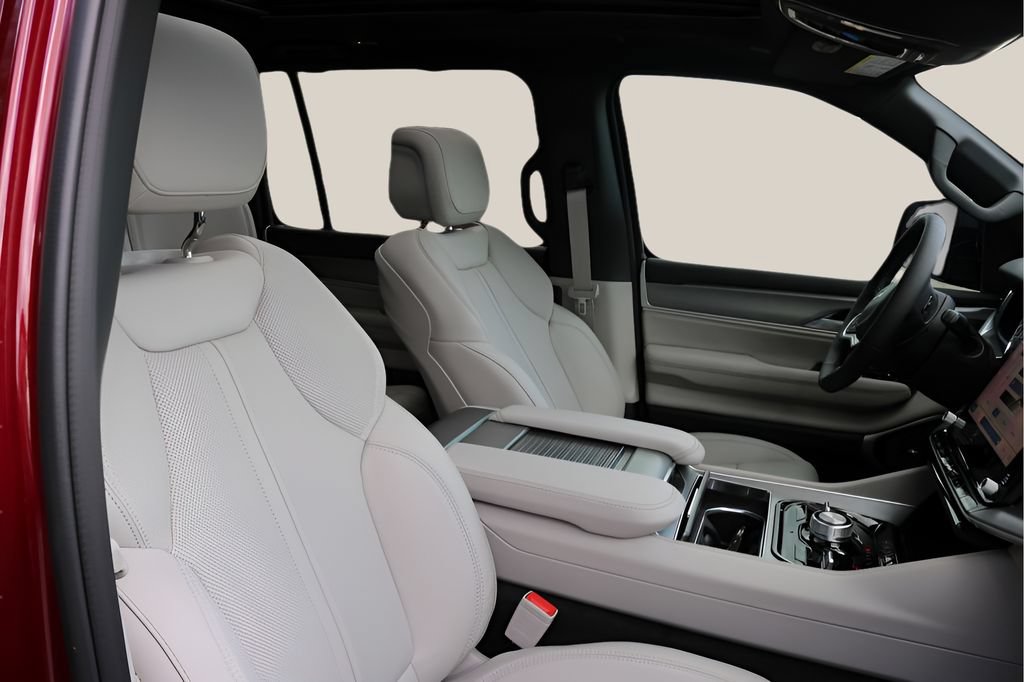 New 2026 Jeep Grand Wagoneer Limited AWD/4WD image 23