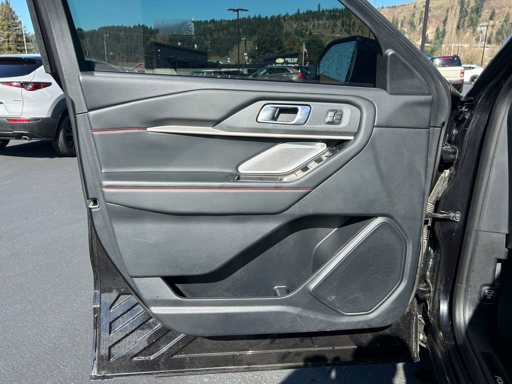Used 2025 Ford Explorer ST AWD/4WD image 23