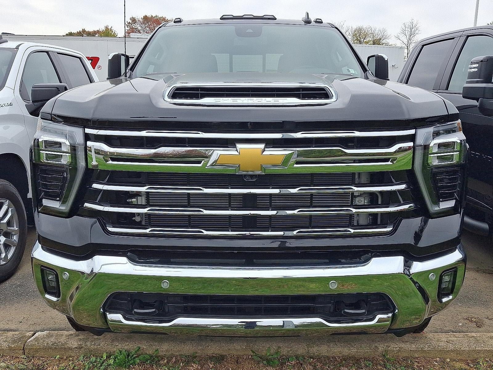 New 2026 Chevrolet Silverado 2500 LTZ w/ LTZ Plus Package AWD/4WD image 2